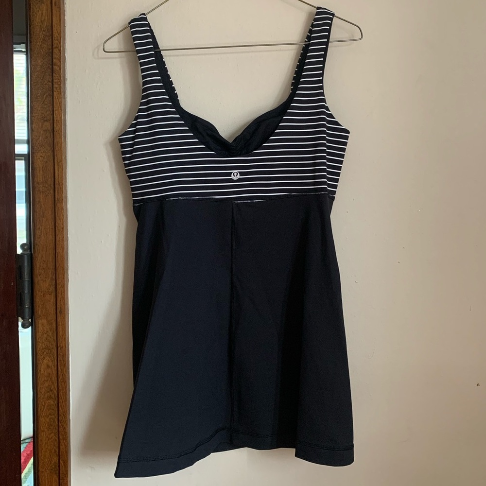 Lululemon Aria Tank II size 8 - Picture 8 of 8